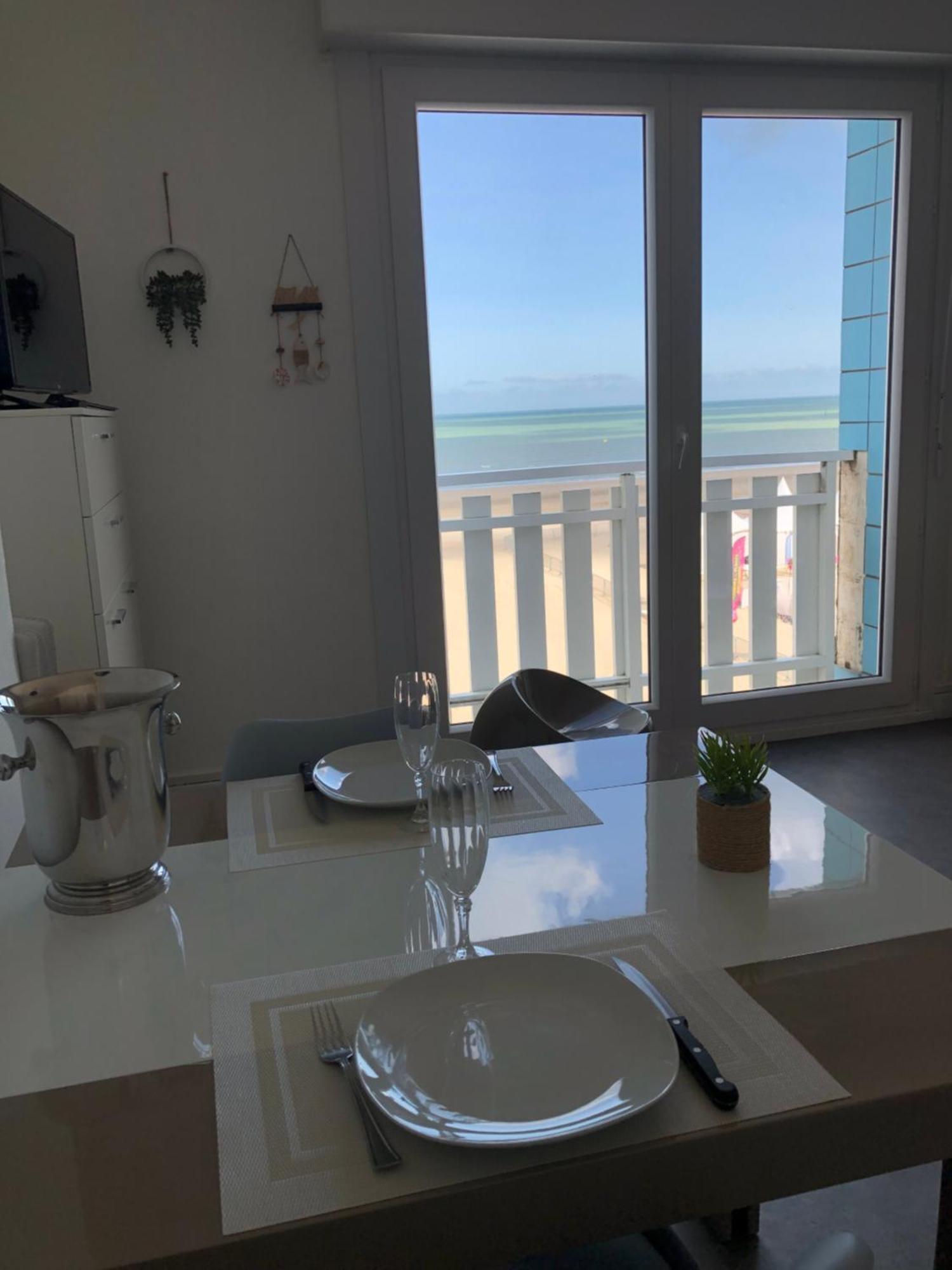 Appartement Sur La Plage De Malo Les Bains Vue Mer Dunkirk Exterior photo