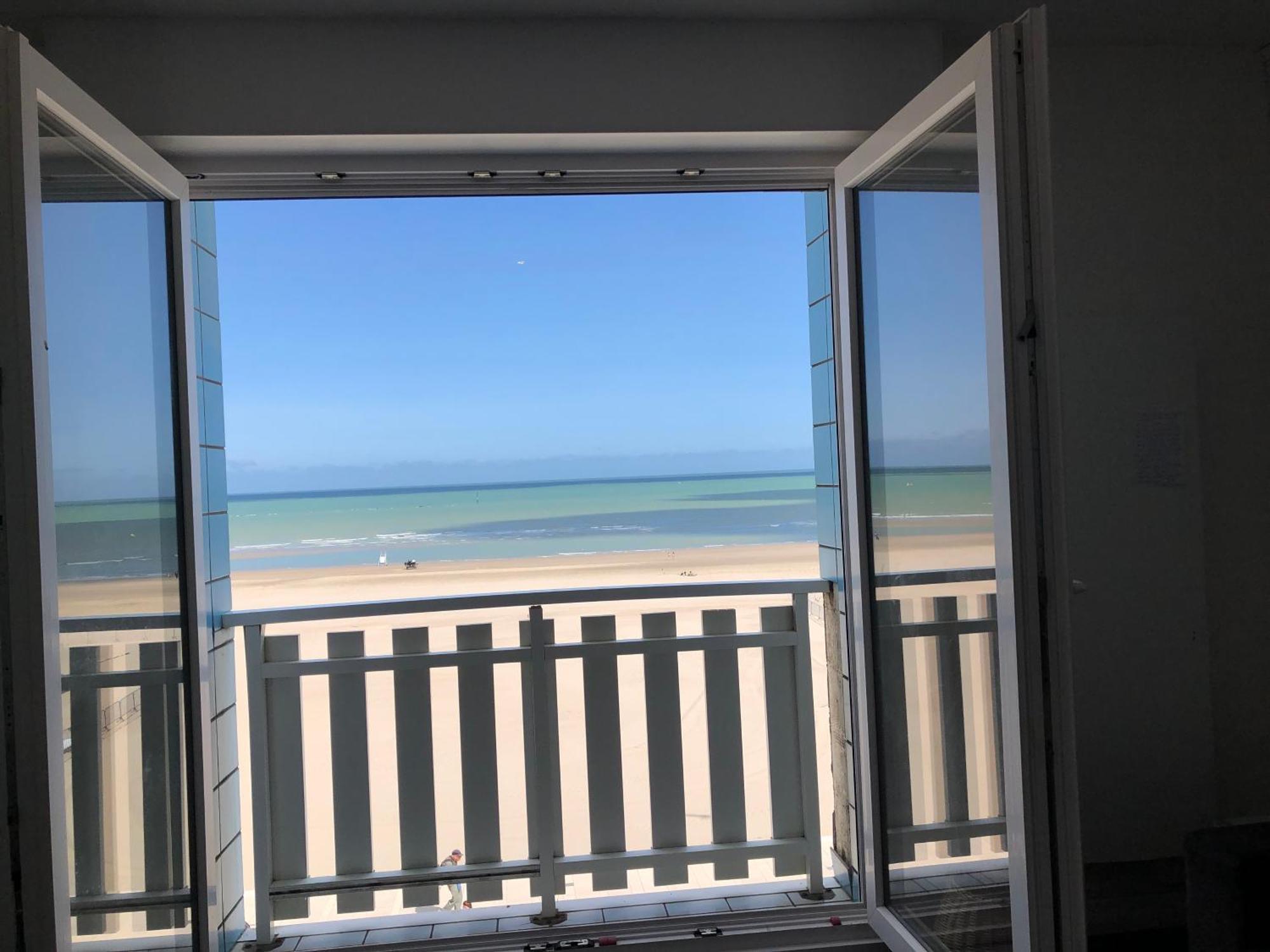 Appartement Sur La Plage De Malo Les Bains Vue Mer Dunkirk Exterior photo